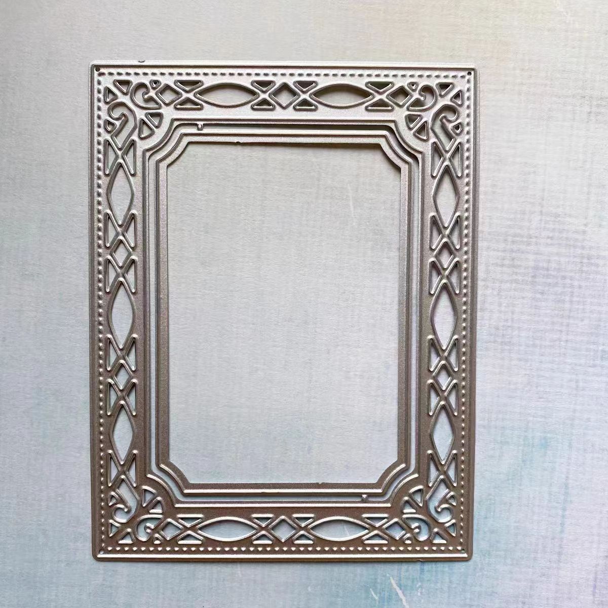 Cut die (frame)