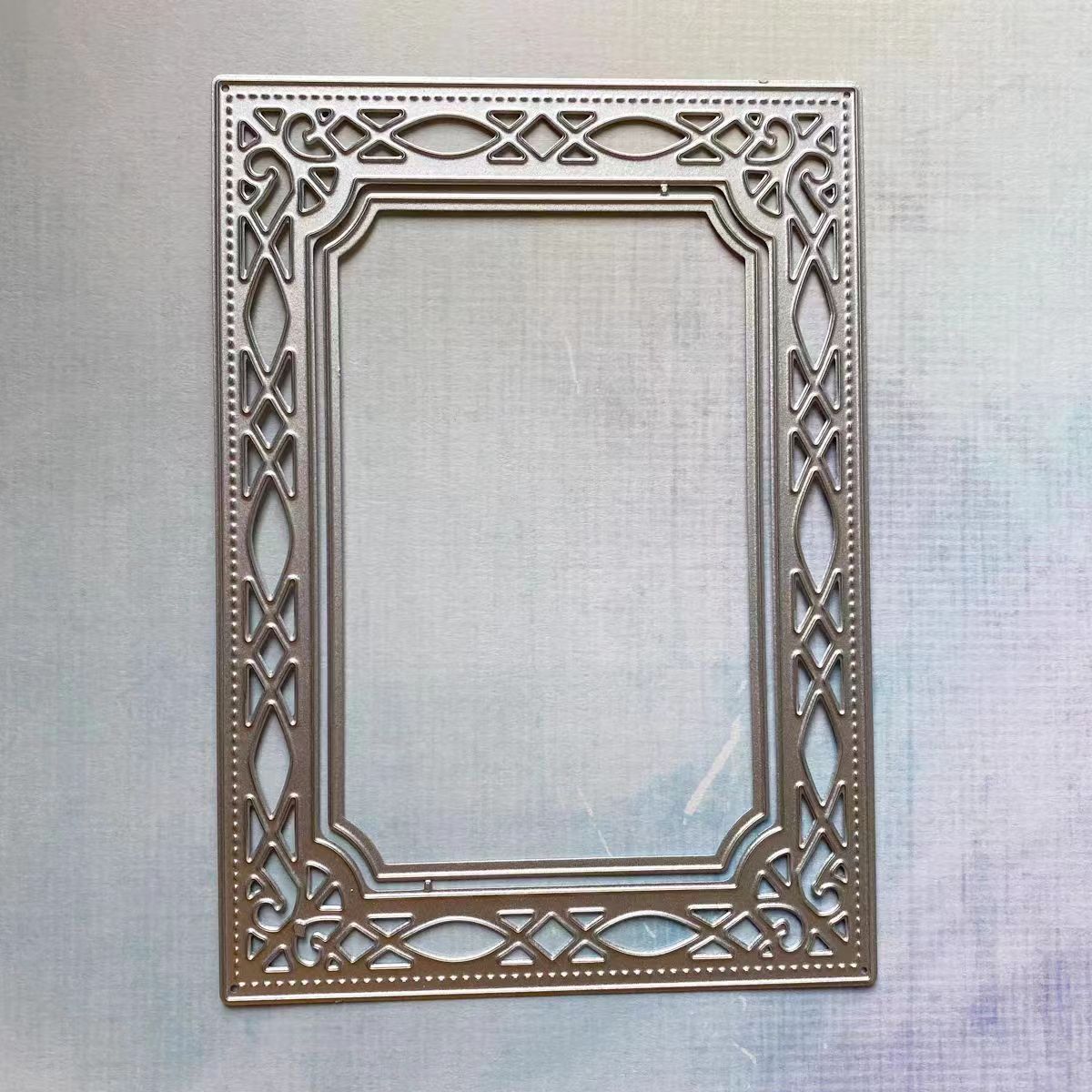 Cut die (frame)