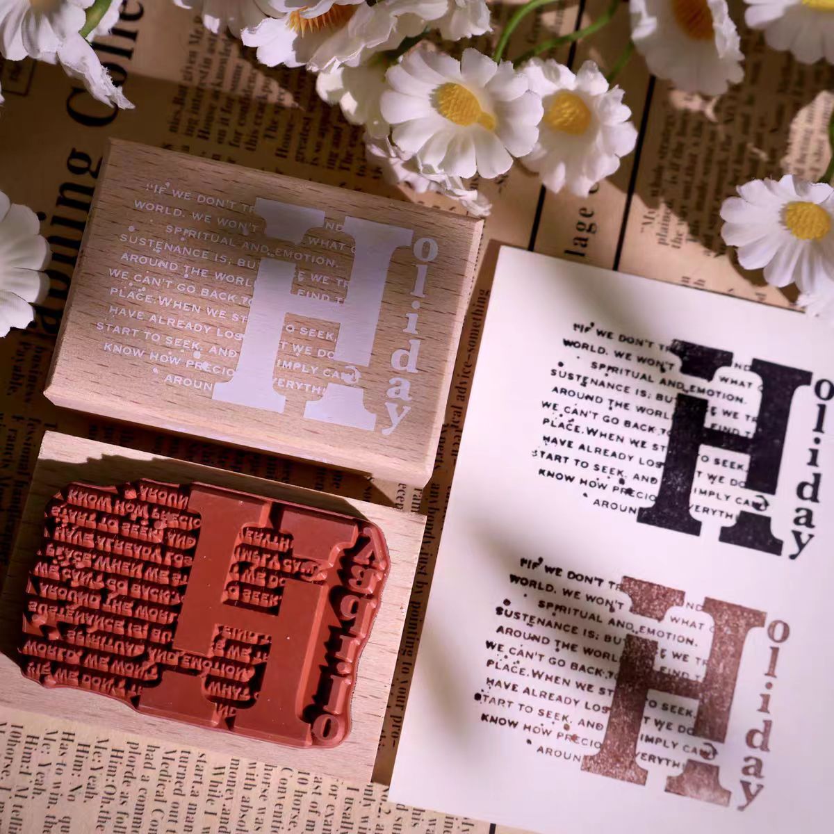 Vintage gummistempel i træ til gør-det-selv-projekter og journalisering