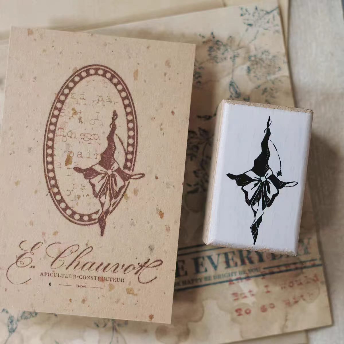 Wooden stamp (2.5*4cm)