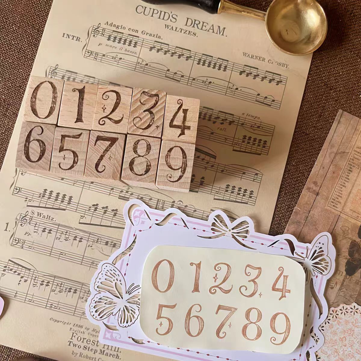 Wooden stamp set (Digital series) 10pcs/set (2*2cm/pcs)