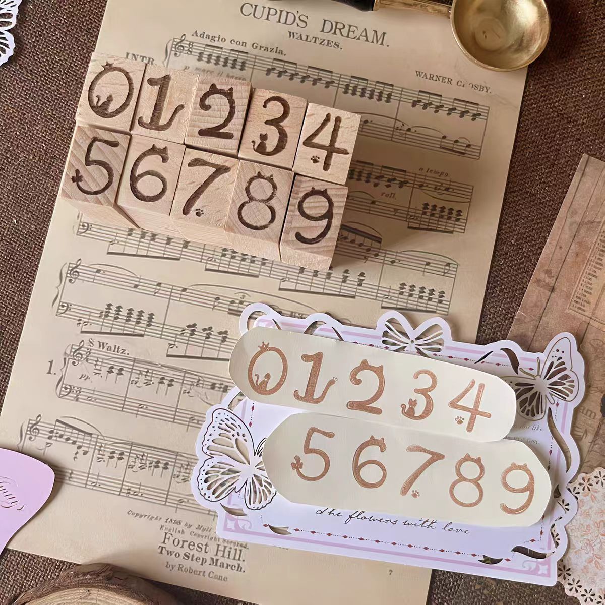 Wooden stamp set (Digital series) 10pcs/set (2*2cm/pcs)